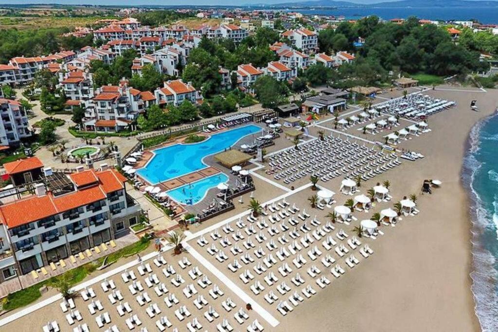 Apartment In The Picturesque Oasis Resort & Spa Лозенець Екстер'єр фото