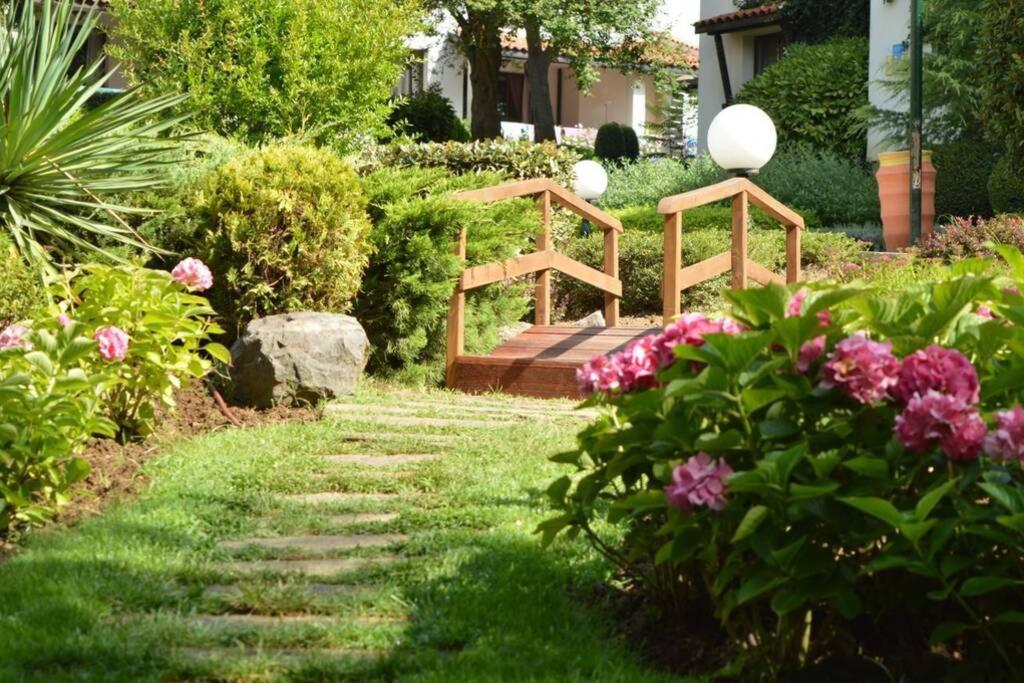 Apartment In The Picturesque Oasis Resort & Spa Лозенець Екстер'єр фото